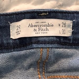 NWOT Abercrombie & Fitch lightly distressed skinny jeans